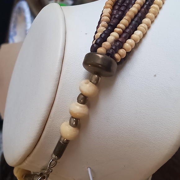 Statement beaded necklace - Picture 5 of 7